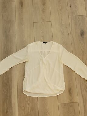 Ro & De Cream V-Neck Long Sleeve Blouse